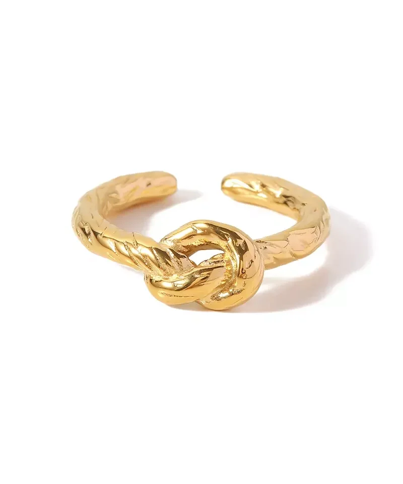 Robe 18-karat guldbelagt knude ring.