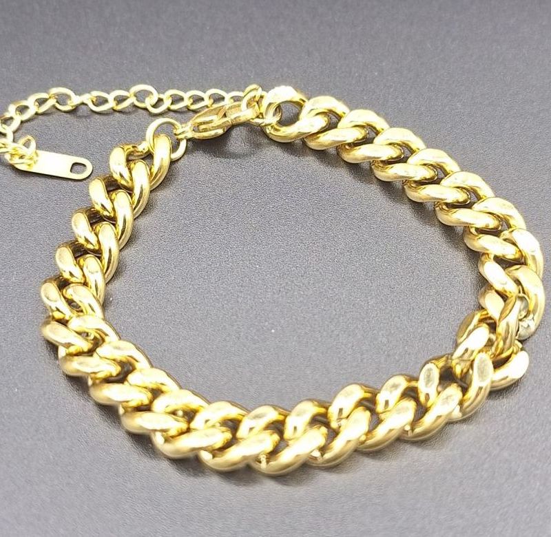 Armini chunky armbånd, belagt med 18 karat guld.